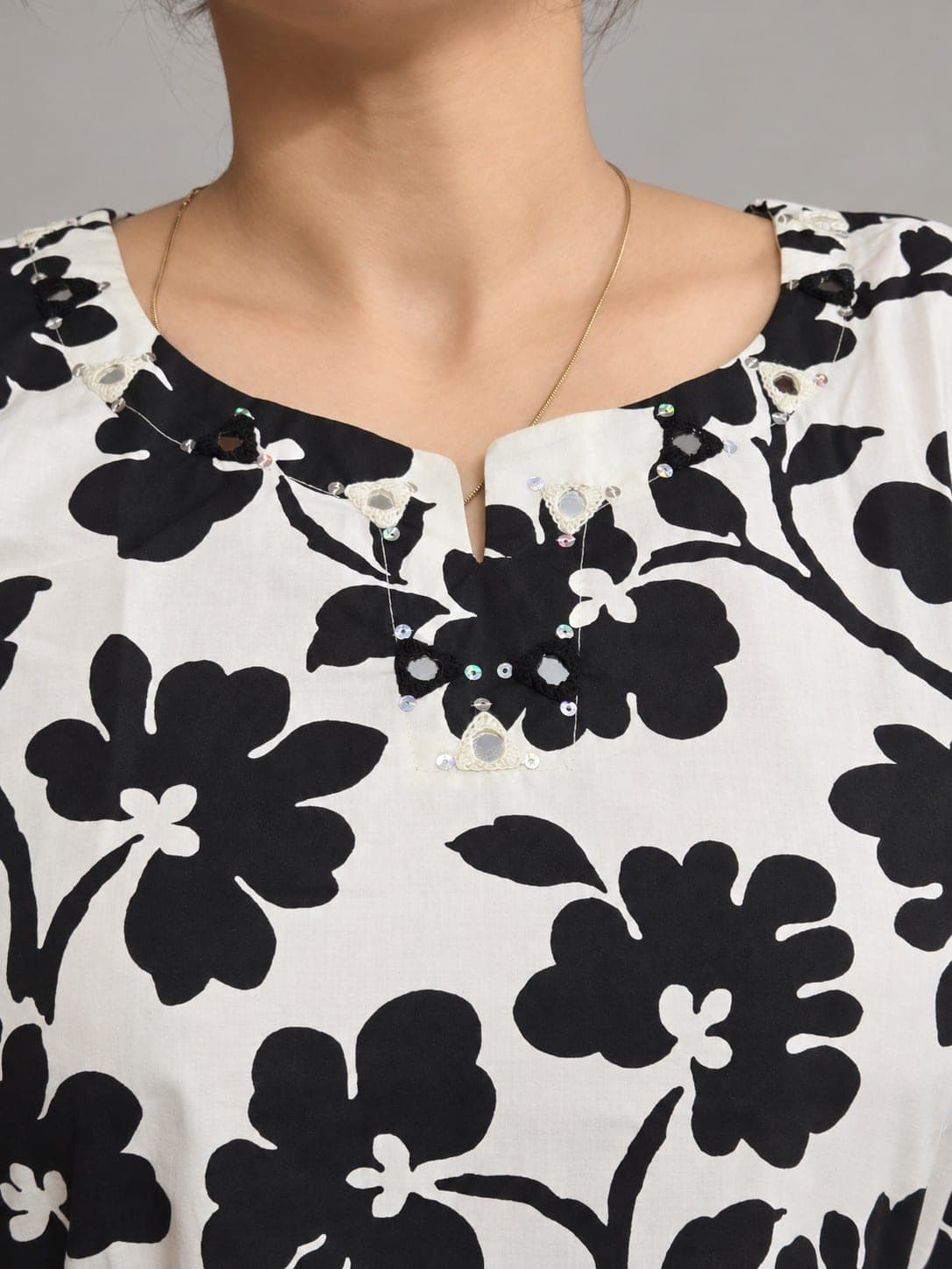 Black & White Floral Kurti with Embellished Pockets, detail 3 of 3